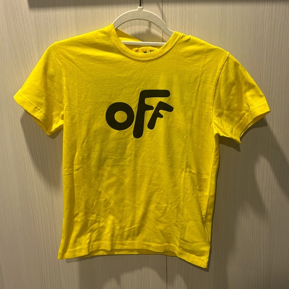 Host pick ⭐️NWT Off-White Kids Yellow & Black Arrow T-Shirt
by Off-White size 10 - Picture 2 of 10